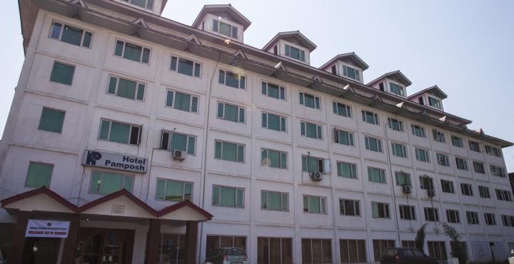 Hotel Pamposh Srīnagar Exterior foto